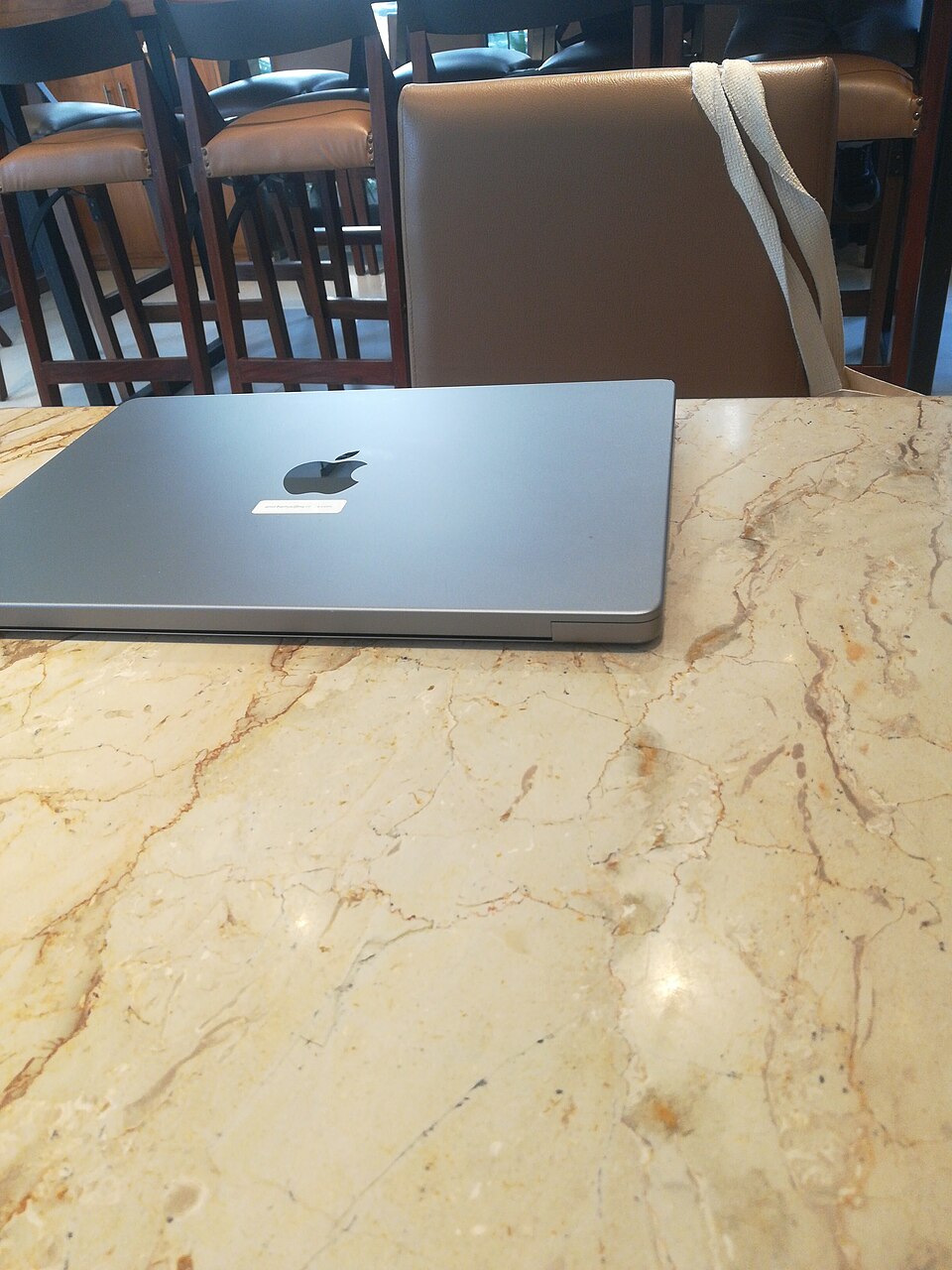 Apple MacBook Pro 16 (M5 Max Titan - 2026)